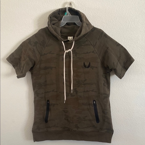 Aesthetic Revolution Camouflage Short Sleeve Hoodie Size M - Picture 1 of 8